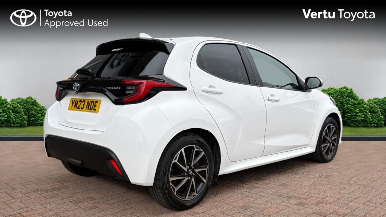 Toyota Yaris 1.5 Hybrid Design 5dr CVT Hybrid Hatchback